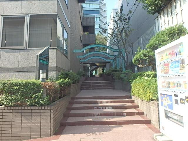 西参道梅村ビルエントランス①