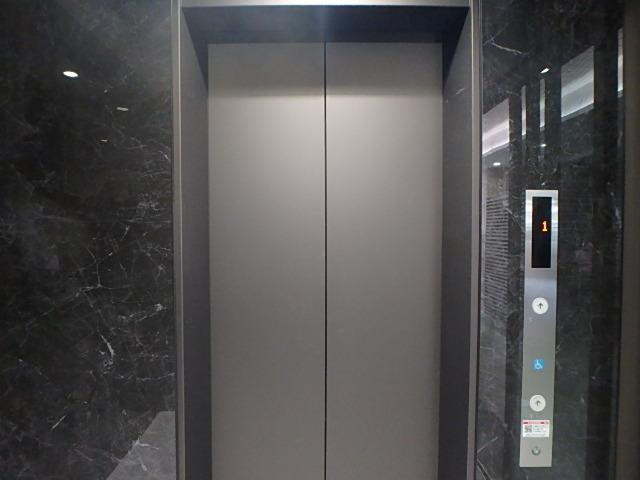 ホール②