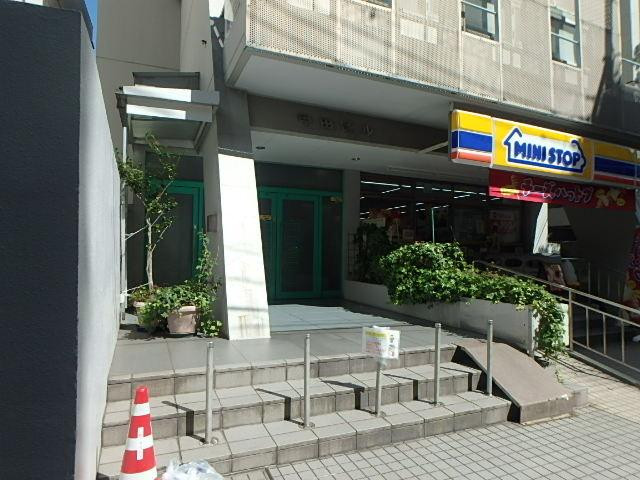 甲田ビルエントランス①