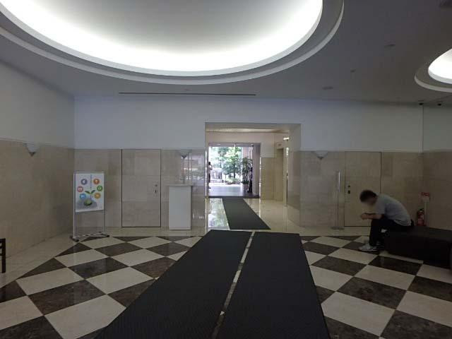 ホール①