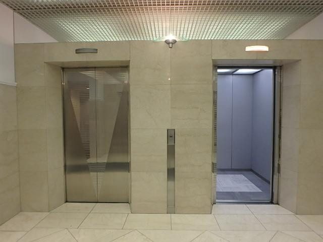 ホール②
