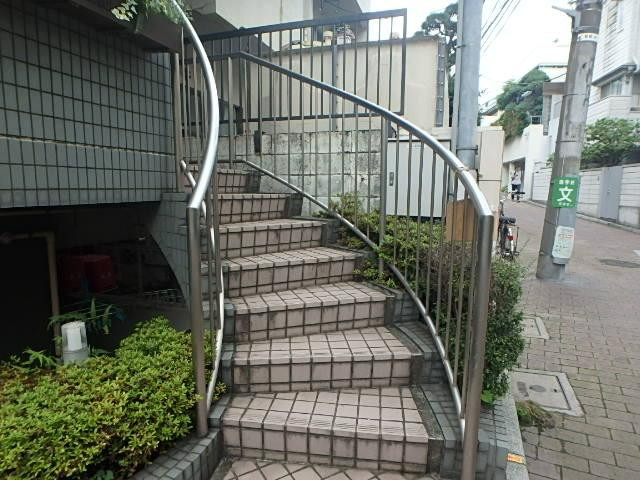 渋谷高橋ビルエントランス③