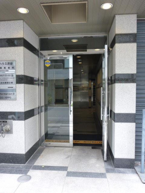 オペラハウス渋谷エントランス①