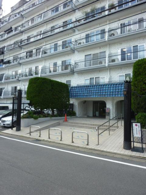 秀和第２南平台レジデンスエントランス①