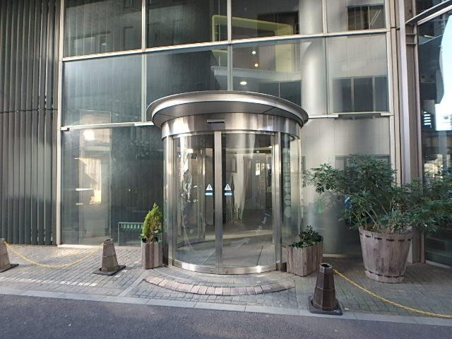 グリーン南平台ビルエントランス①