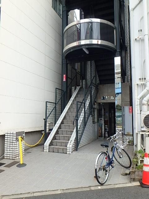 星ビルエントランス①