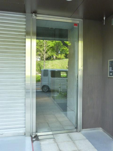 ８×Ｈ　ＢＬＤＧ，／エイト・バイ・エイチビルエントランス①