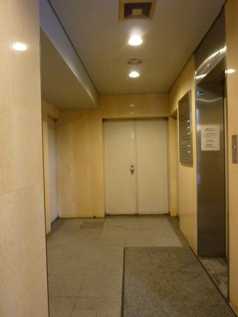 初台村上ビルホール①