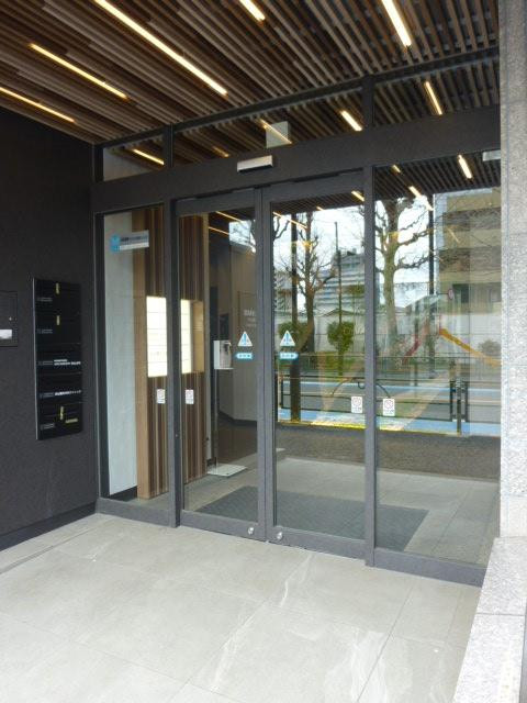 ＡＺ渋谷本町エントランス①