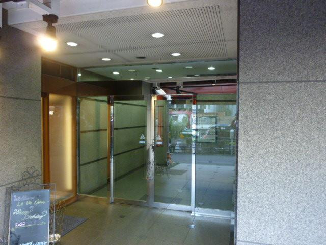 ベルックス新宿ビルエントランス②