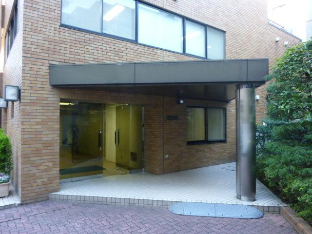 富田ビルエントランス①