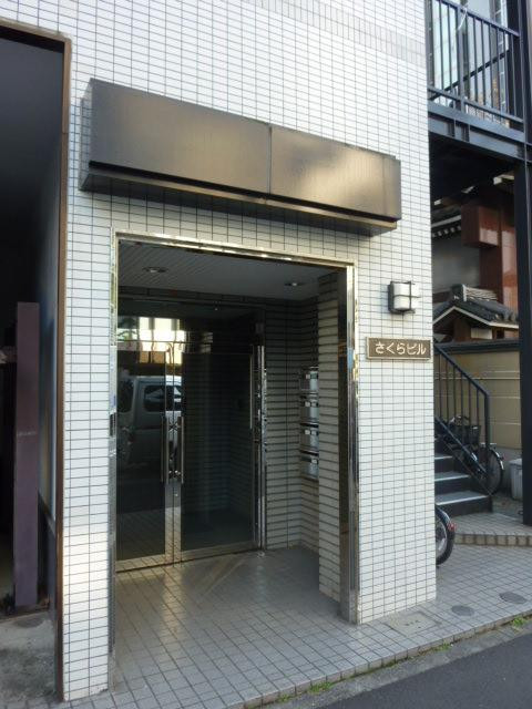 さくらビルエントランス①