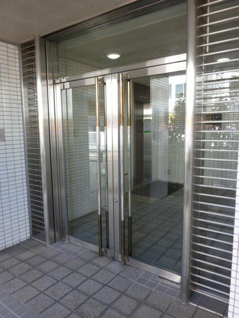 フジイビルエントランス①