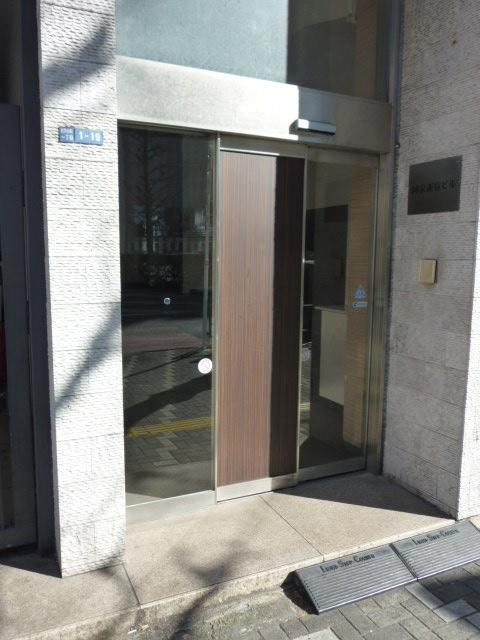 同栄新宿ビルエントランス①