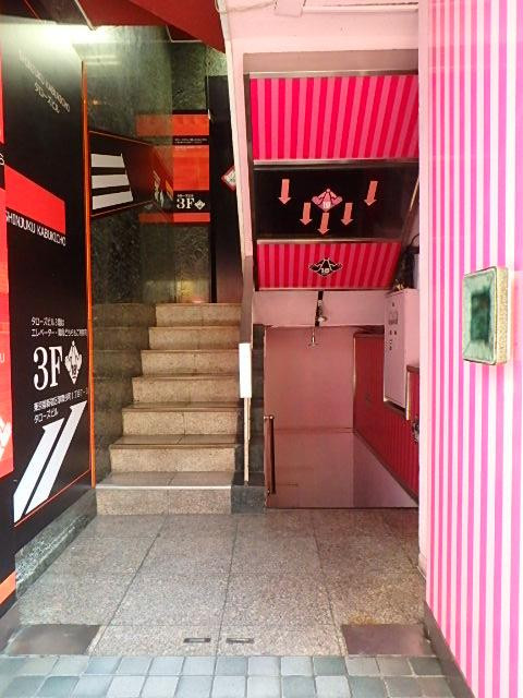 新宿第９ビルエントランス③