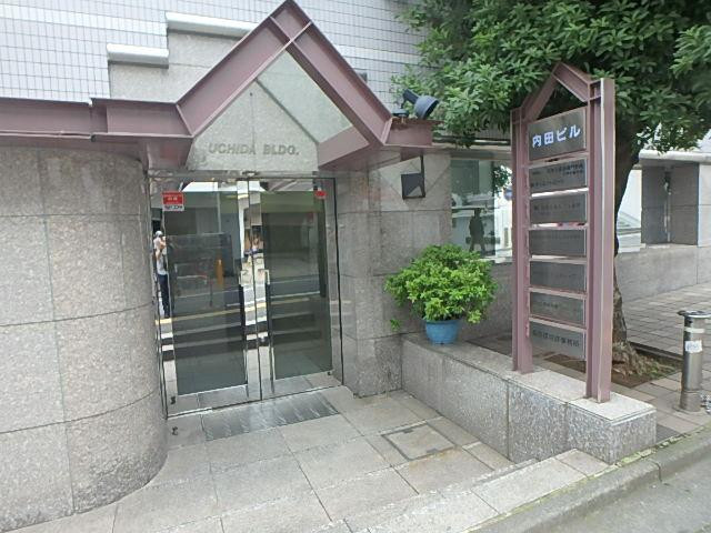 内田ビルエントランス②