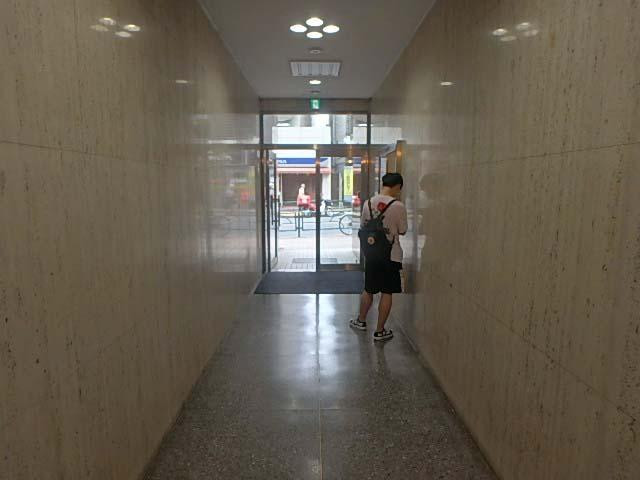 ホール②