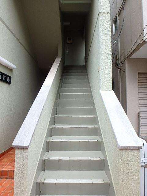 南ビルエントランス③