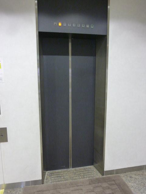 左門イレブンビルエントランス②