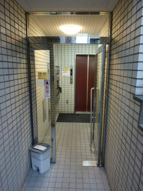 磯部ビルエントランス①
