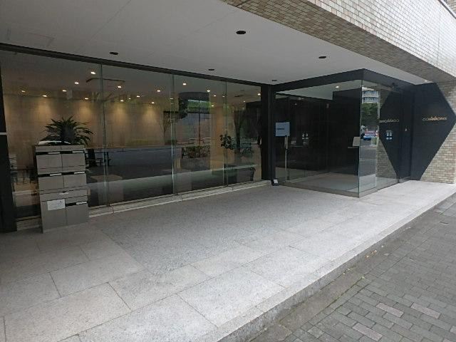 ＣＯＭＭＯＮＳビル四谷坂町エントランス①