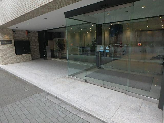 ＣＯＭＭＯＮＳビル四谷坂町エントランス③