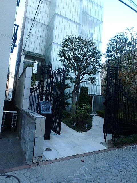 四谷メイフラワーハウスエントランス①