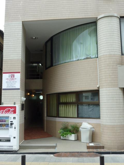 森山ビル（東館）エントランス①