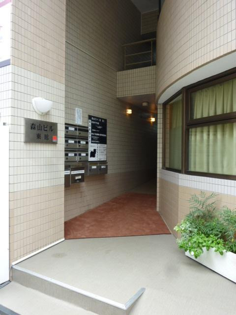森山ビル（東館）エントランス②
