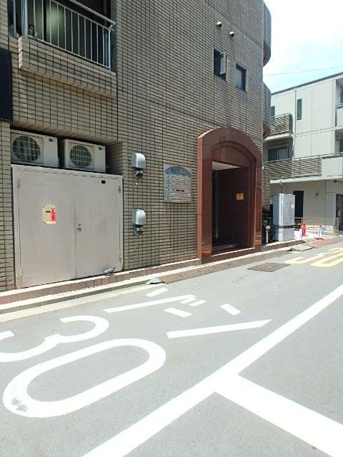 鈴木ビルエントランス①