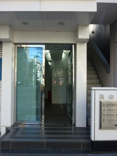 遠山ビルエントランス①