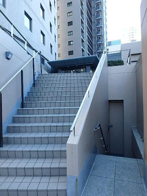 ＵＵＲ四谷三丁目ビルエントランス④