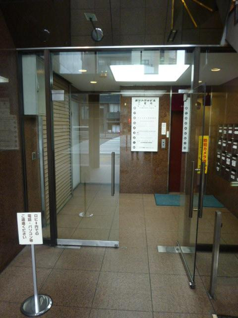 ミツヤ四谷ビルエントランス①
