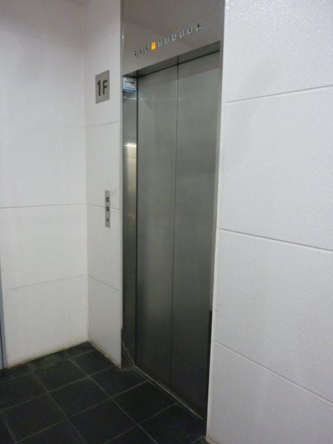 四谷４丁目３２番４号ビルホール②