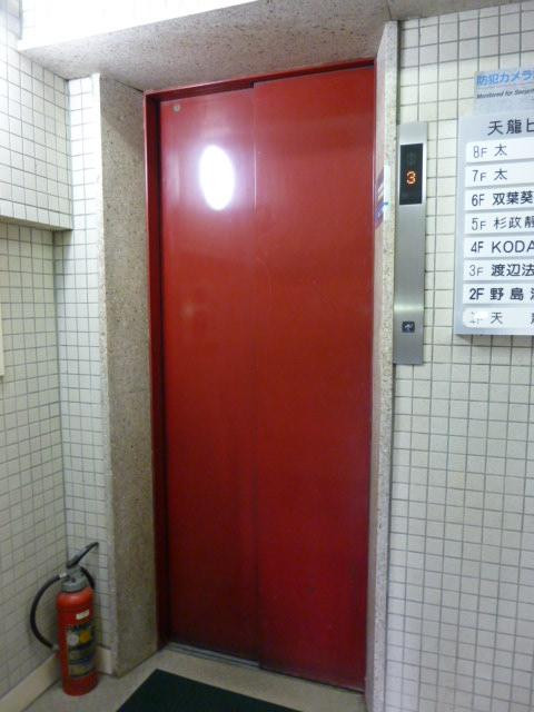 天龍ビルエントランス②