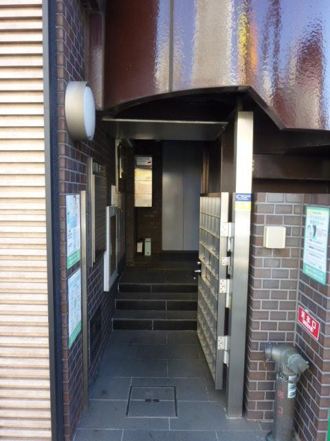 白川ビルエントランス①