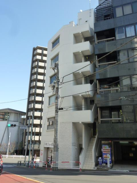 ＤｅＬＣＣＳ新宿御苑ビル外観①(メイン)