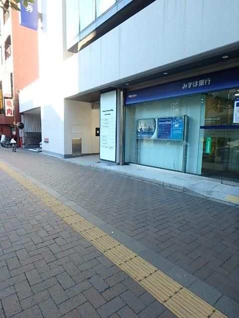 四谷安田ビルエントランス①