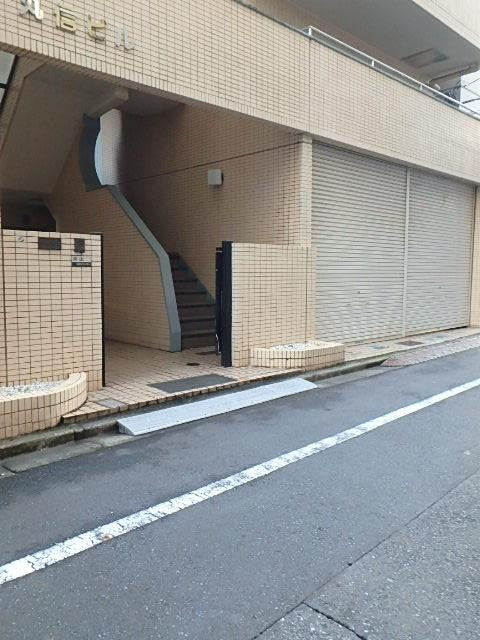 第１丸信ビルエントランス①