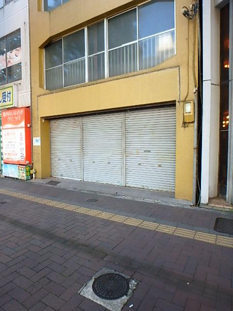 ＹＧ四谷駅前ビルエントランス①