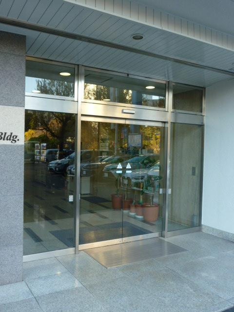 八重洲市谷ビルエントランス①