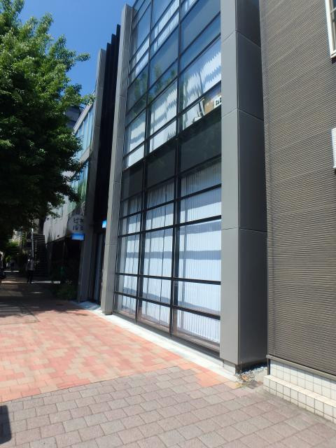ＴＨＥ　ＣＲＯＳＳＰＯＩＮＴ市ヶ谷Ⅱエントランス①