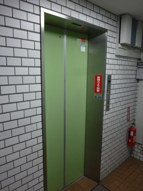 新盛堂ビルホール①
