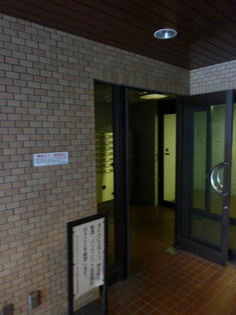 宮尾ビル／ライオンズマンション市谷薬王寺エントランス①