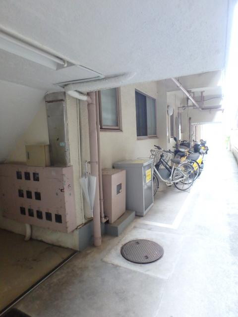 市谷台マンションエントランス④