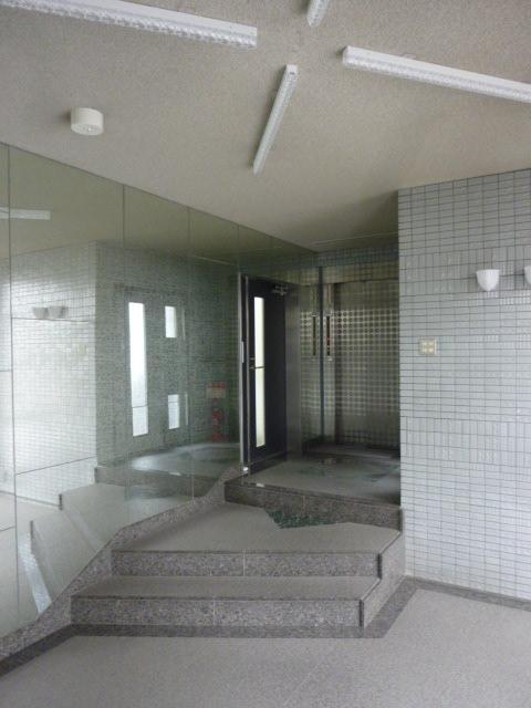 若葉三信ビルホール①