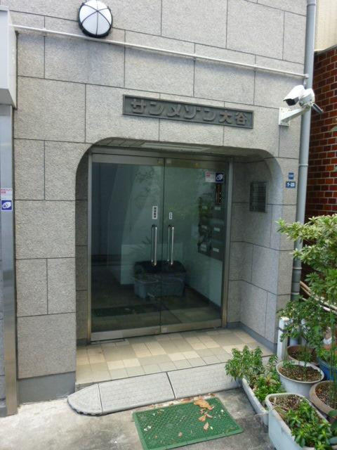 横塚ビルエントランス①