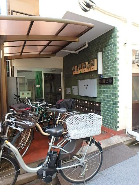 近藤ビル　別館エントランス②