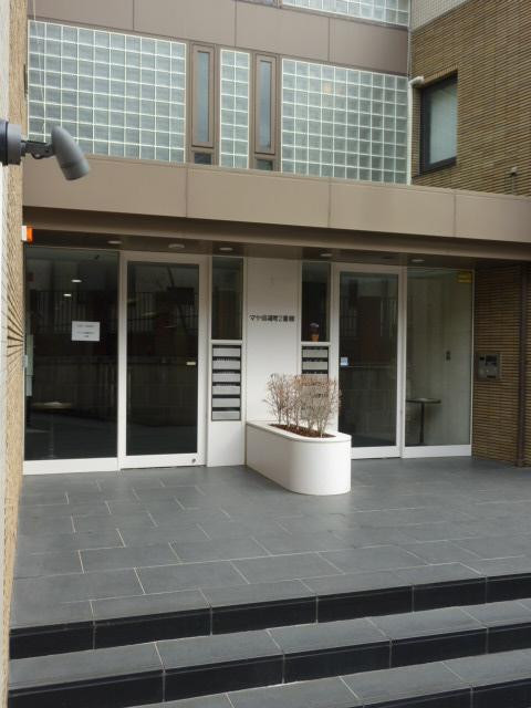 マヤ信濃町二番館エントランス①