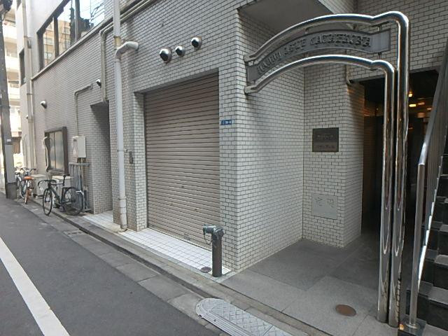 パディアルカテリーナビルエントランス③